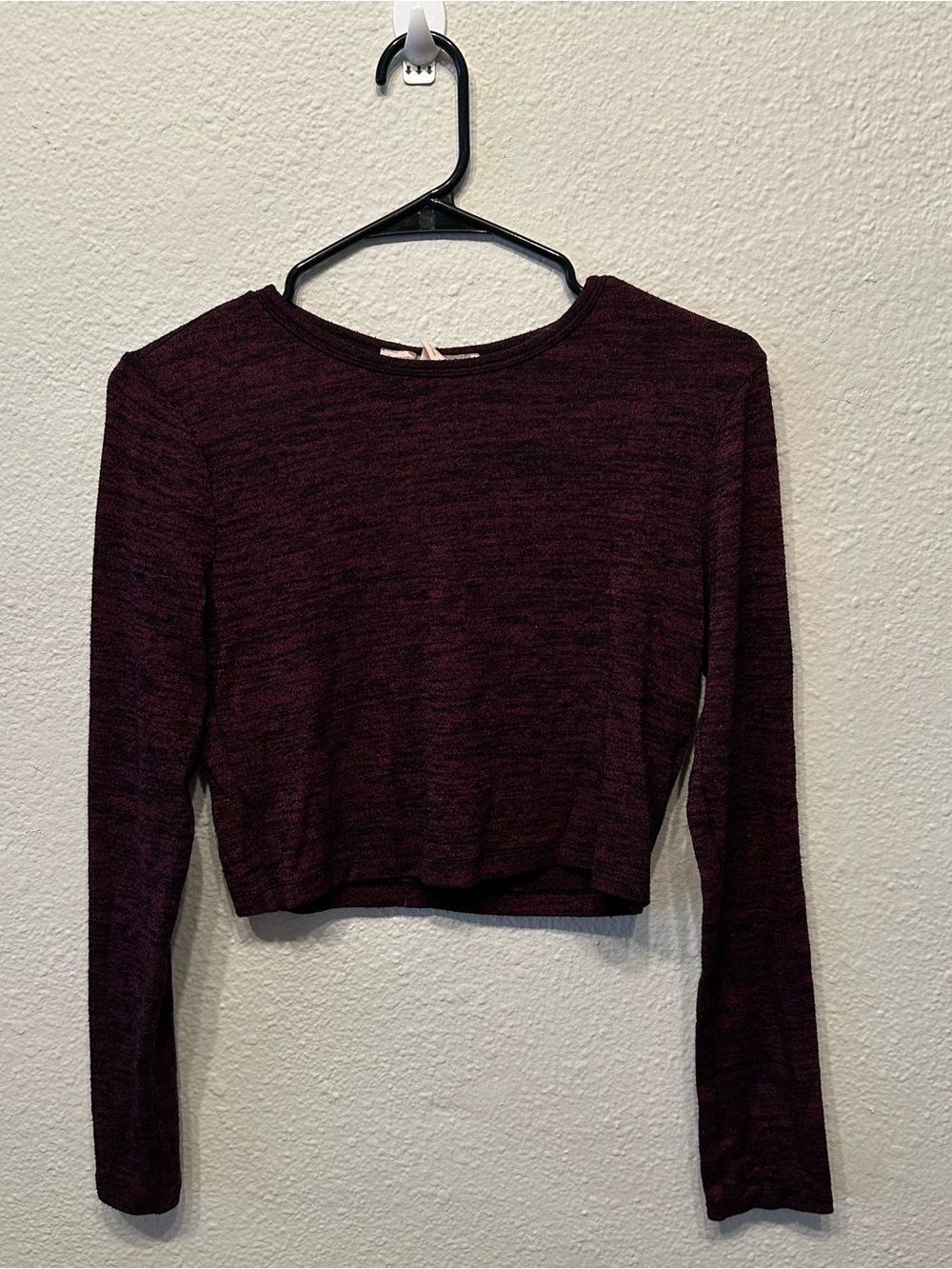 FOREVER 21 BURGUNDY CROPPED SWEATER